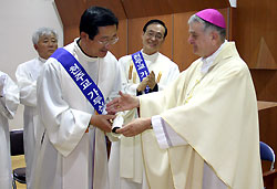 교황대사, 한국천주교가두선교단 축복